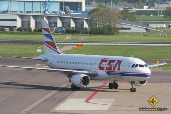 Airbus A320-214
